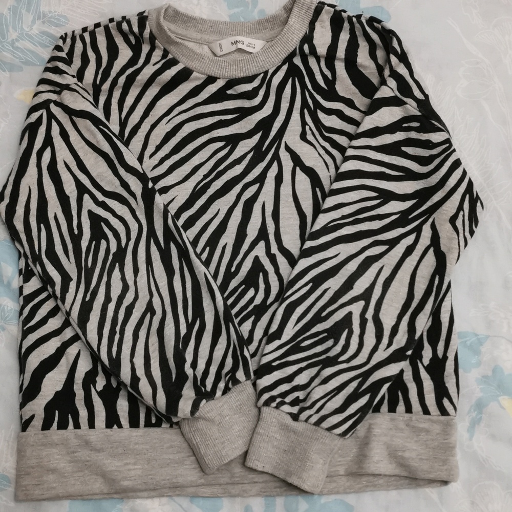 MNG long sleeves sweater. 7-8 yo